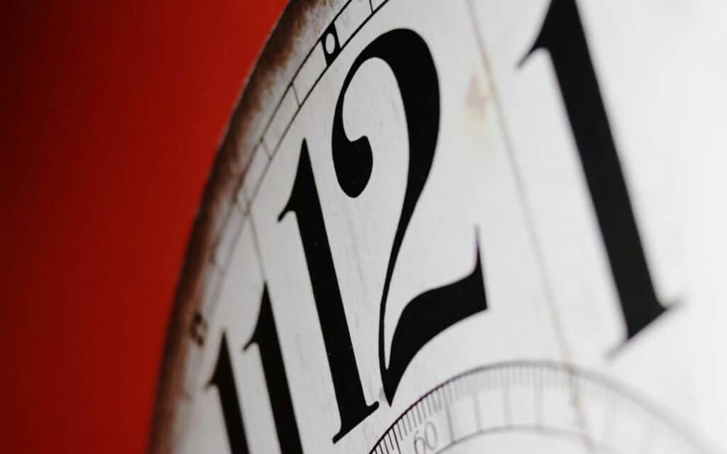 clock 2389384 1920 1080x675 1